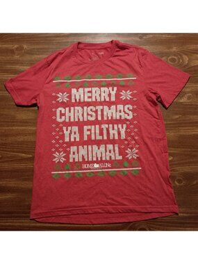 Home Alone Christmas T-shirt - Medium // Funny Ugly Sweater Style Tee Shirt Xmas